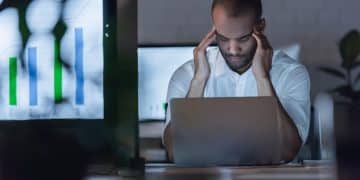 Startup Layoffs Surge: Navigating the 8% Rise in US Tech & Prep Tips - Cover Image